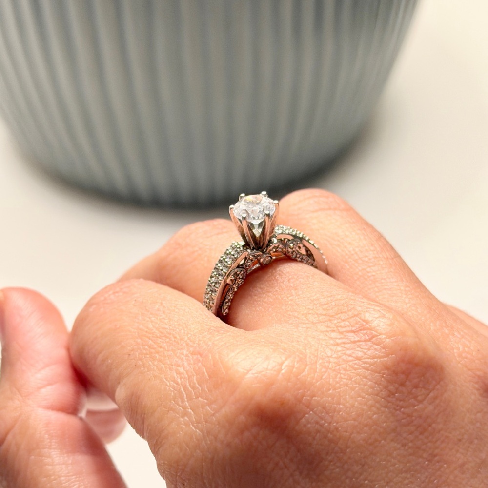✨Yanni B. New York Designer Halo Ring✨